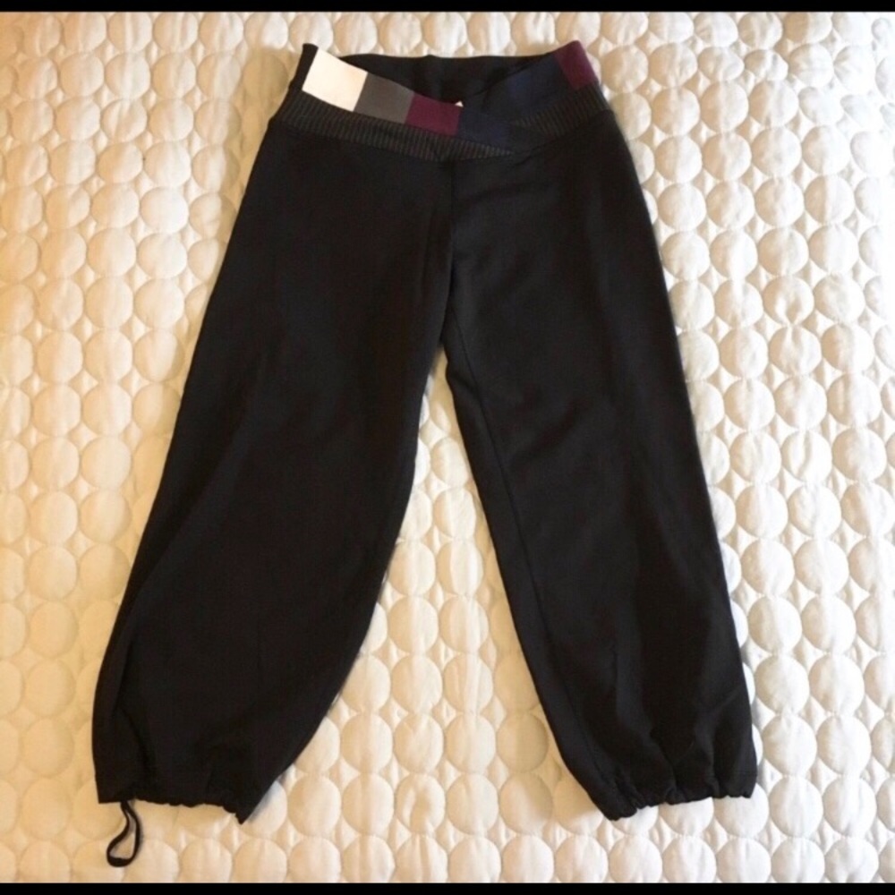Lululemon Cropped Joggers